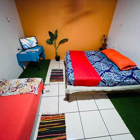 Hostel Bato'S Quepos Zewnętrze zdjęcie