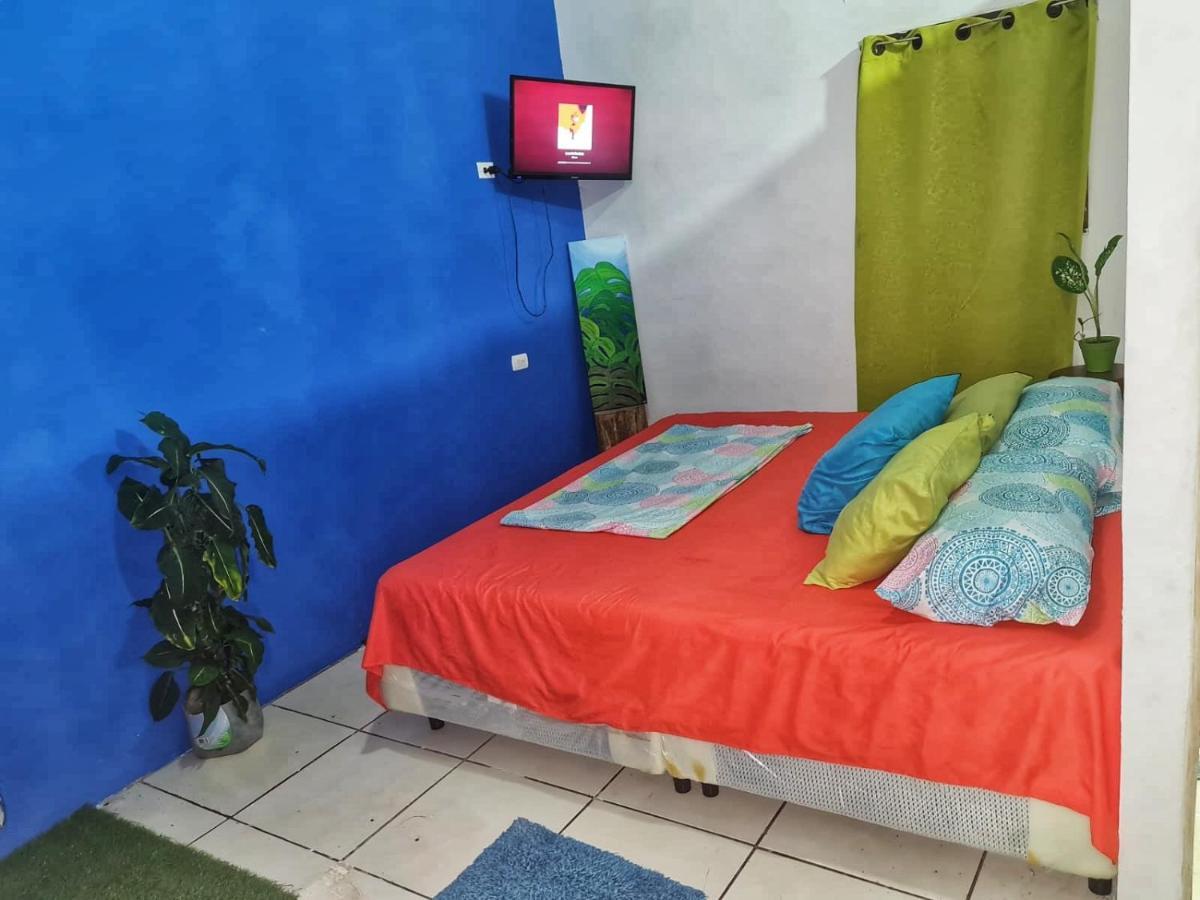 Hostel Bato'S Quepos Zewnętrze zdjęcie