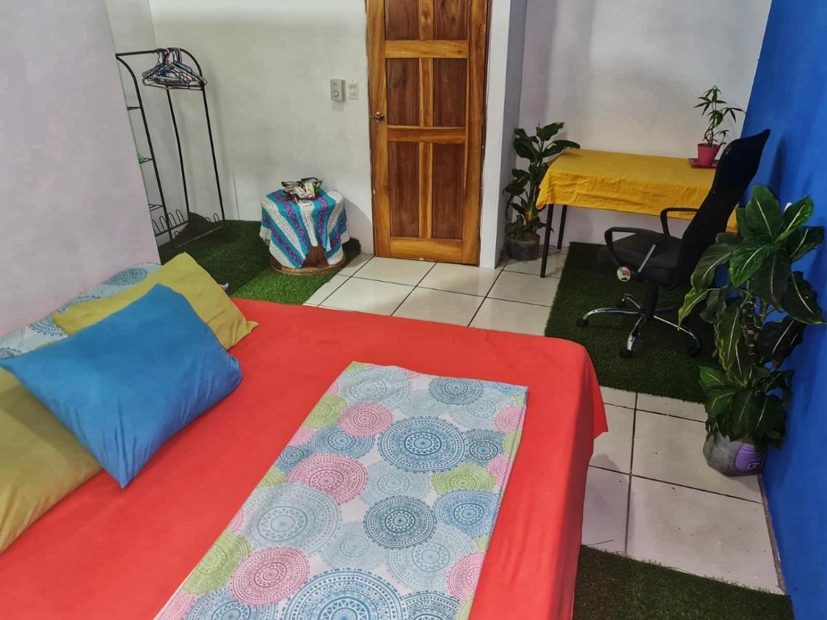 Hostel Bato'S Quepos Zewnętrze zdjęcie