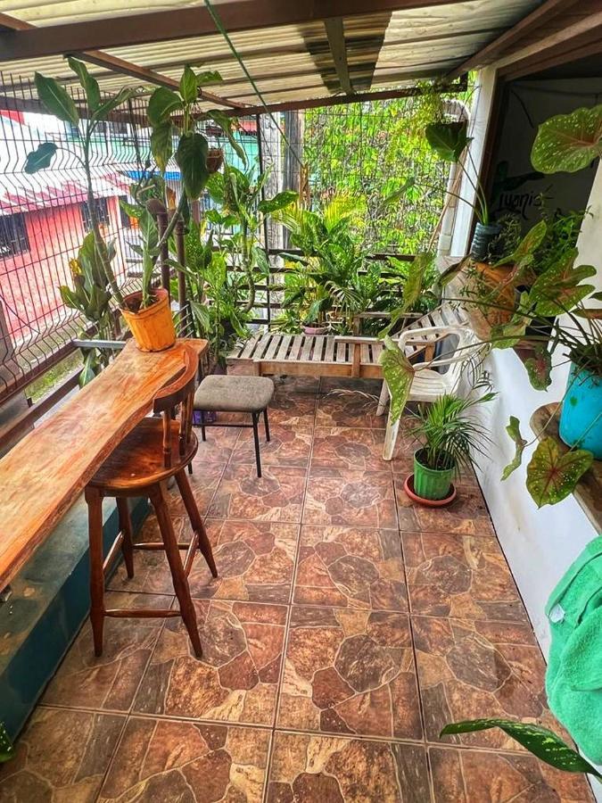 Hostel Bato'S Quepos Zewnętrze zdjęcie